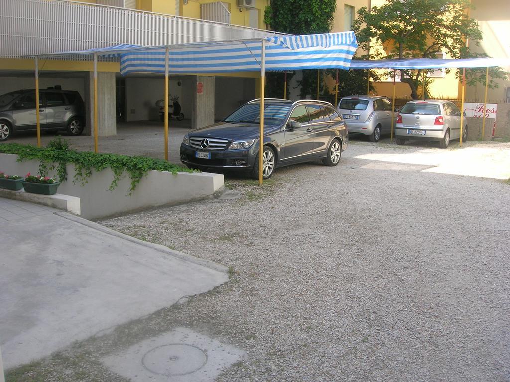 Residence Suisse Cattolica Extérieur photo