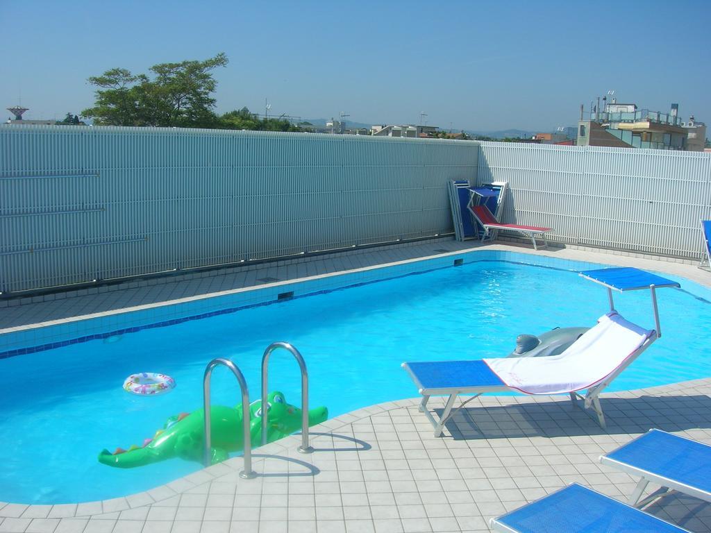 Residence Suisse Cattolica Extérieur photo