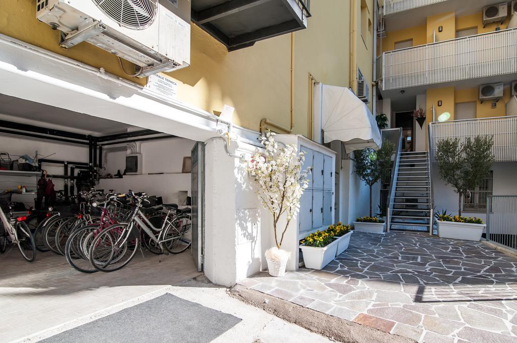 Residence Suisse Cattolica Extérieur photo