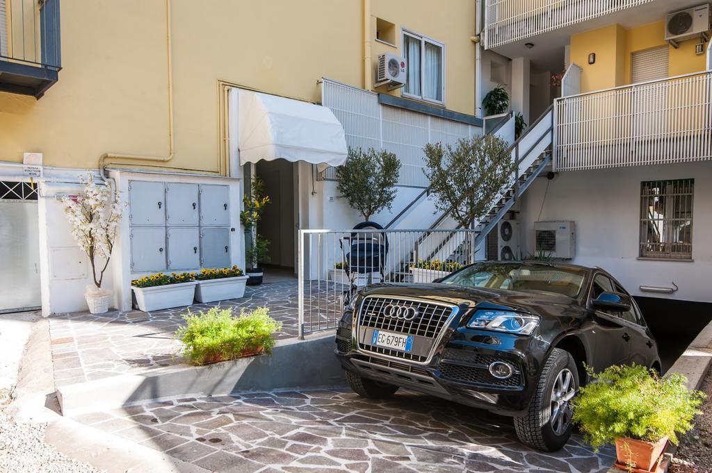 Residence Suisse Cattolica Extérieur photo